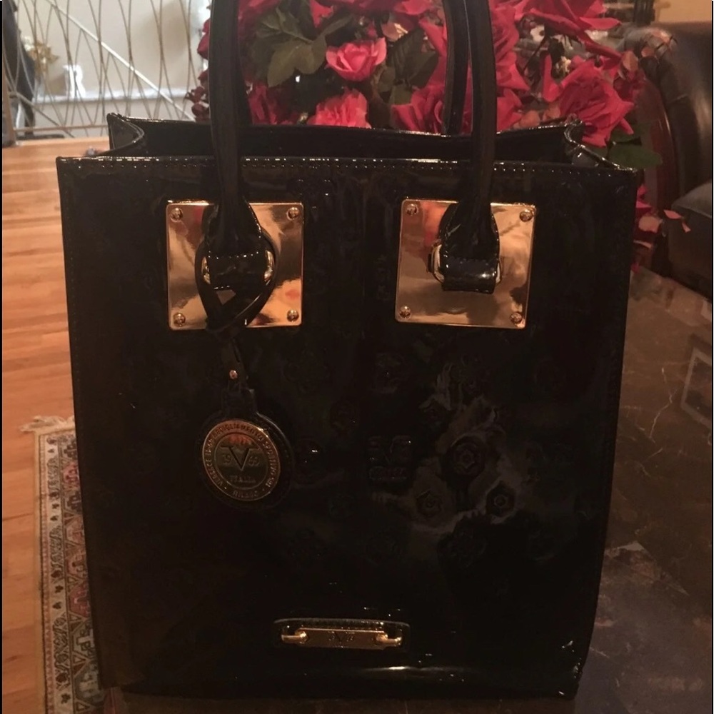 Black bag 19v69